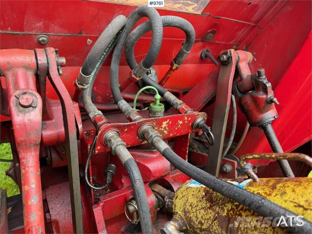Volvo BM 2204 الجرارات