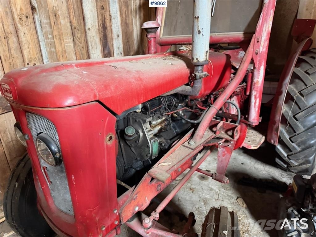 Volvo BM 320 Traktorit