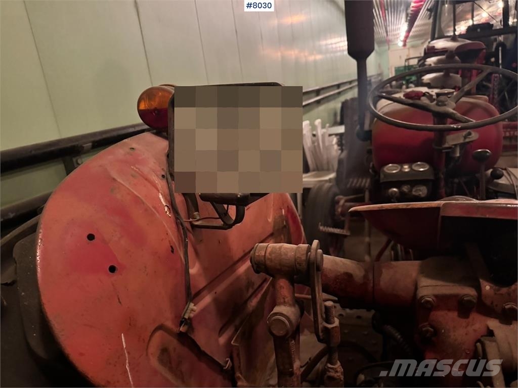Volvo Buster Трактори