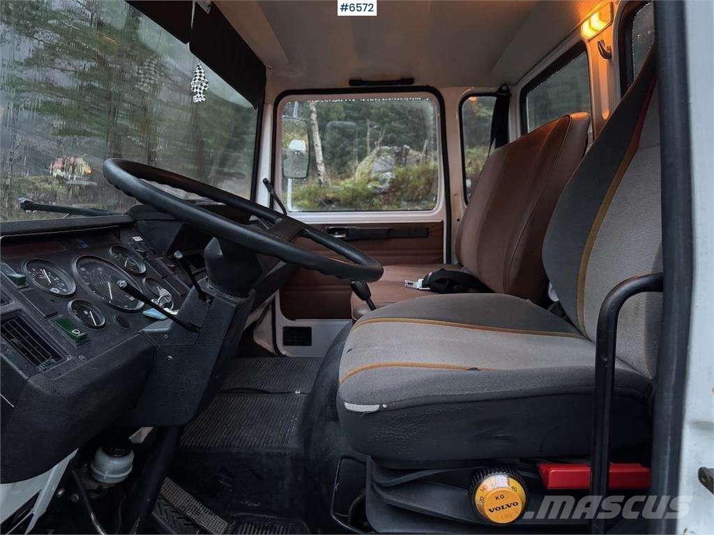 Volvo F408 Turbo 6 4x2 m/kran شاحنات أخرى