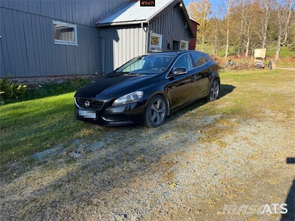 Volvo V40 شاحنة مقفلة
