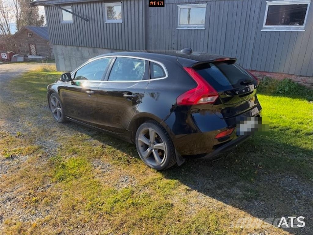 Volvo V40 شاحنة مقفلة