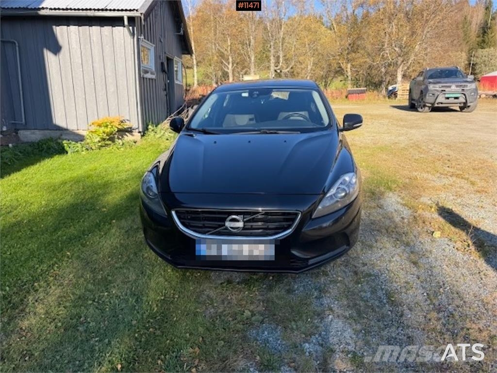 Volvo V40 شاحنة مقفلة