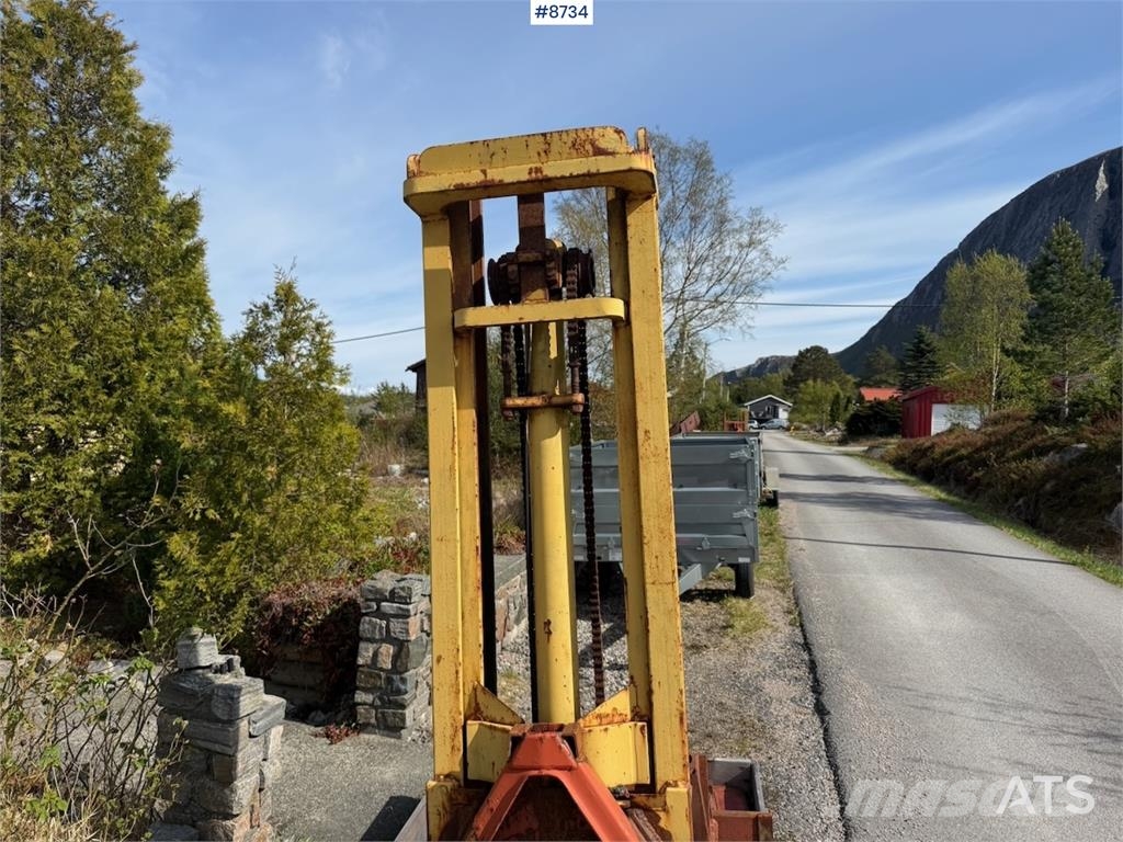Yale Mast og Pallegafler حراثات ونصول الجليد