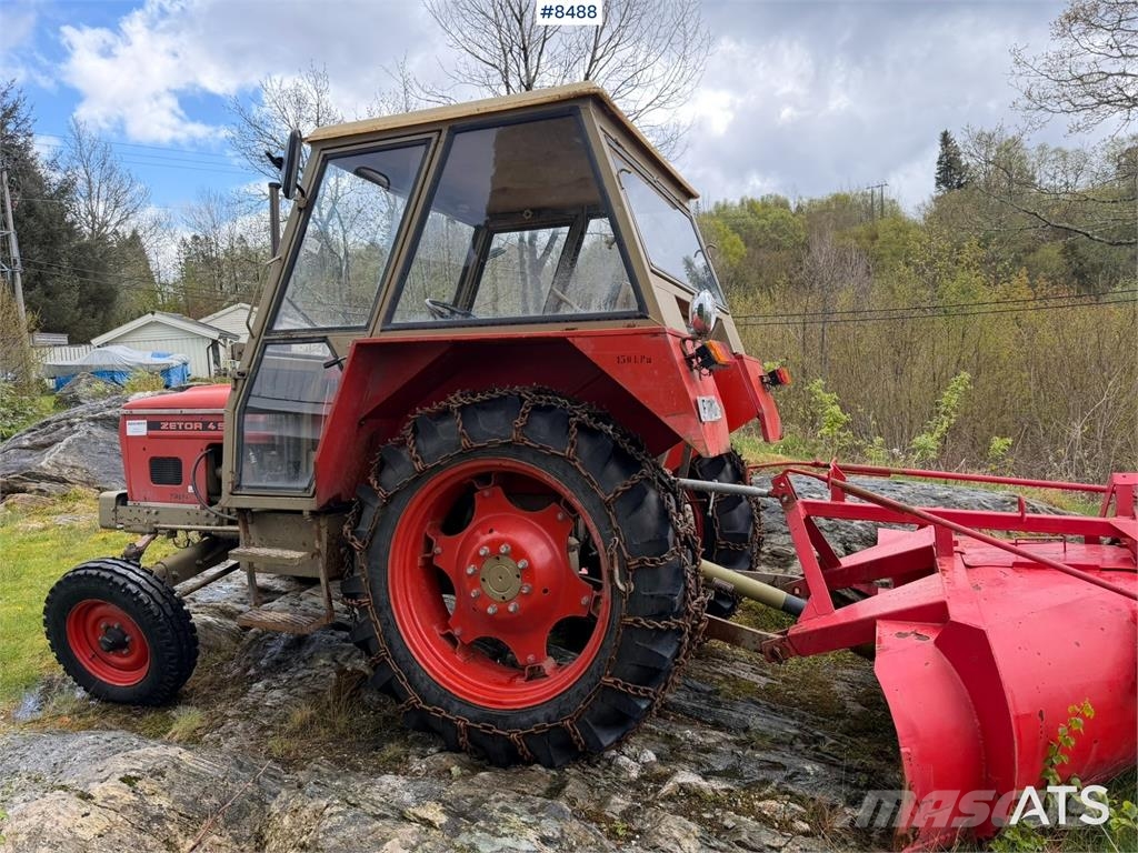 Zetor 4911 Tractors