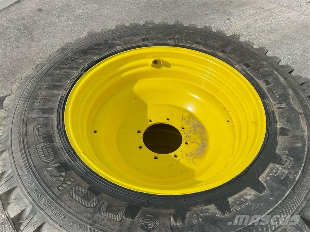  440/80 R34 und 420/65 R24 Gume, točkovi i felne