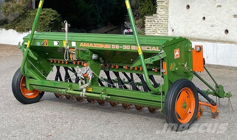 Amazone D8-30 Special مثاقيب