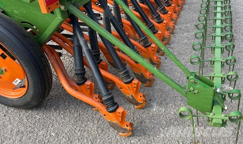 Amazone D8-30 Special مثاقيب