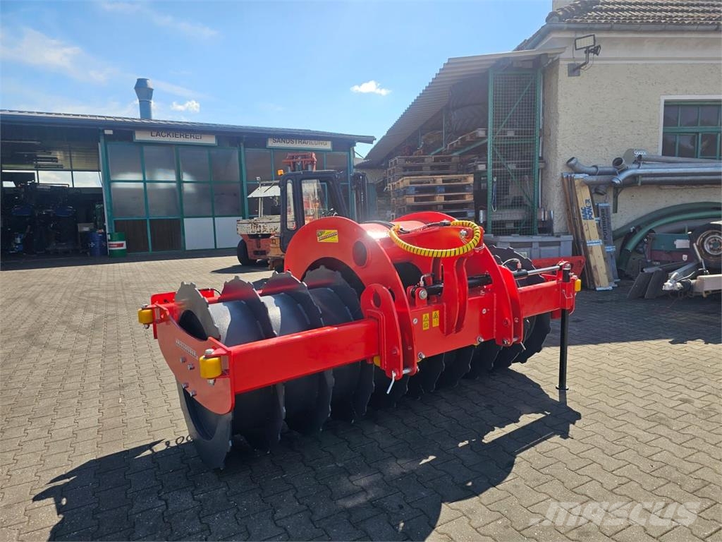 Amselgruber Dominator 2500 Verdichterwalze/Silowal Poljoprivreda – ostalo