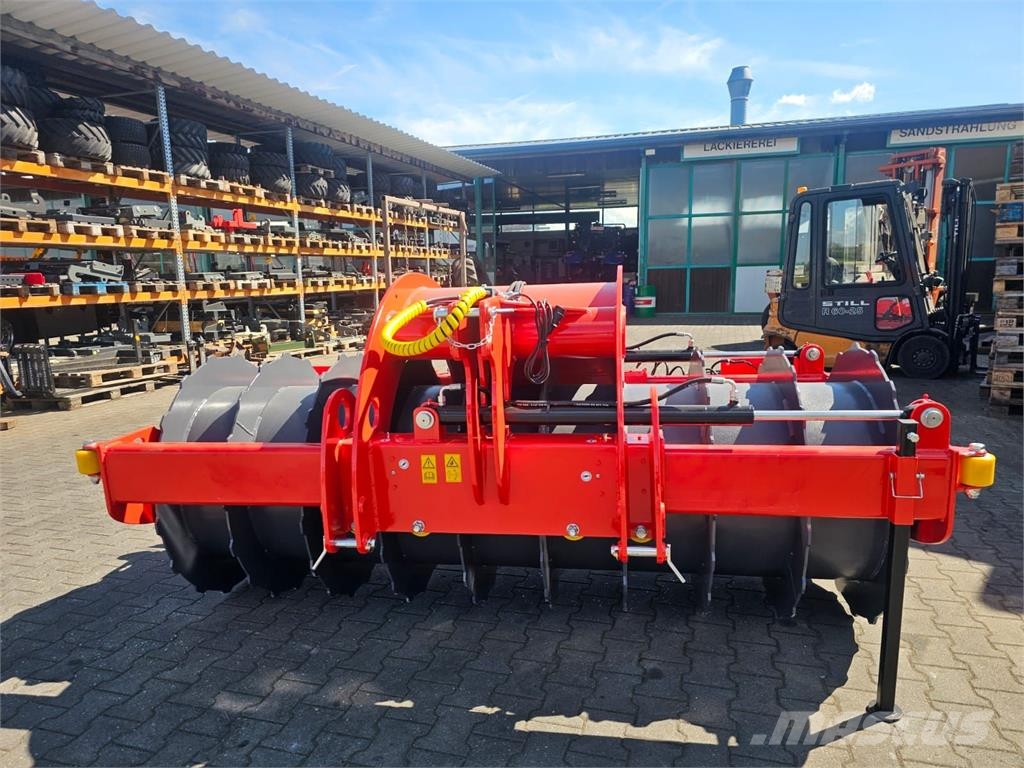 Amselgruber Dominator 2500 Verdichterwalze/Silowal Poljoprivreda – ostalo