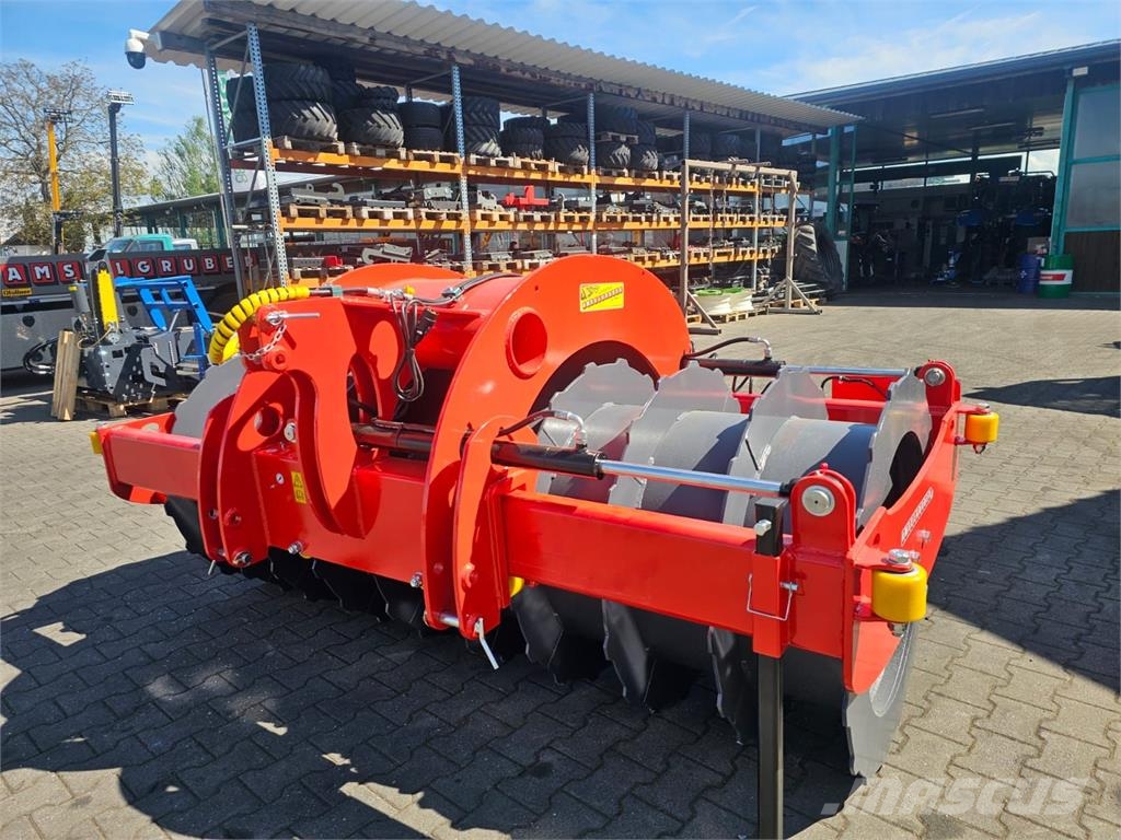 Amselgruber Dominator 2500 Verdichterwalze/Silowal Poljoprivreda – ostalo
