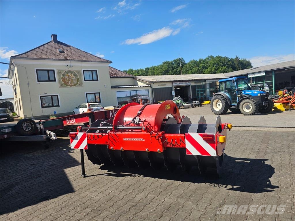 Amselgruber Dominator 2500 Verdichterwalze/Silowal Poljoprivreda – ostalo