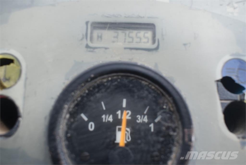 Atlas AR60 Gumikerekes homlokrakodók