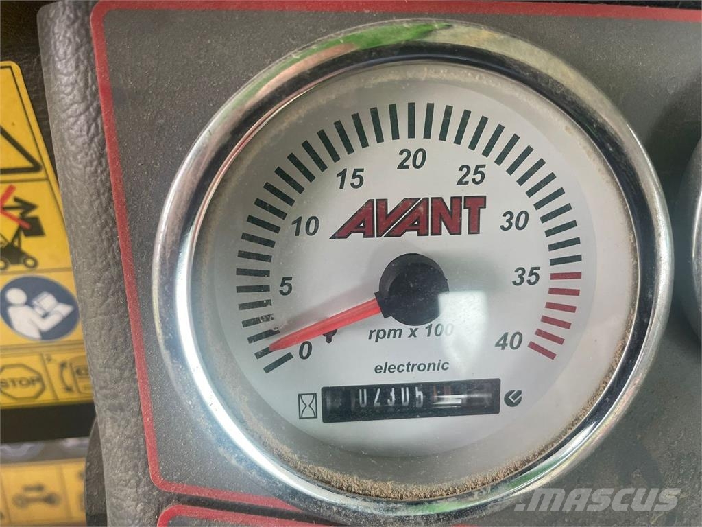 Avant 735 Cargadoras y excavadoras frontales