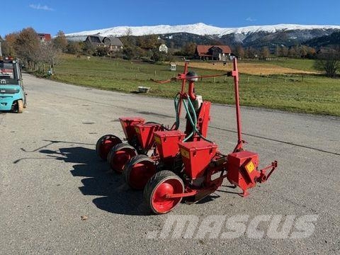 Becker Aeromat 4-reihig Istutuskoneet