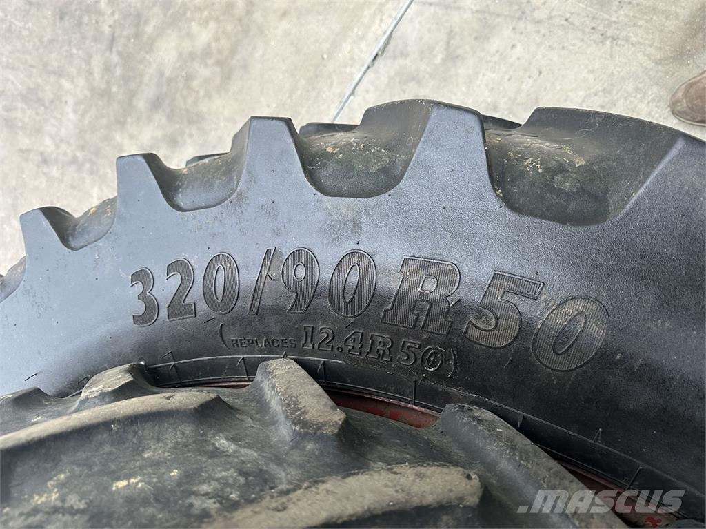 BKT 270/95R36 u. 320/90R50 Tekerlekler