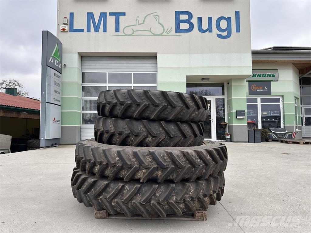 BKT 320/85R36 u. 320/90R54 타이어, 휠 및 림