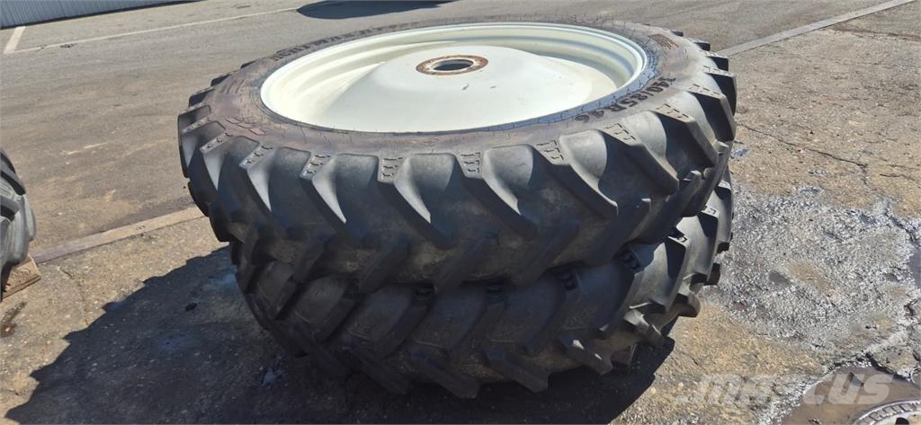 BKT 340/85 R46 Tyres, wheels and rims