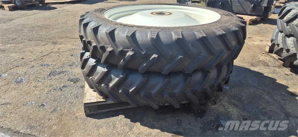 BKT 340/85 R46 Tyres, wheels and rims