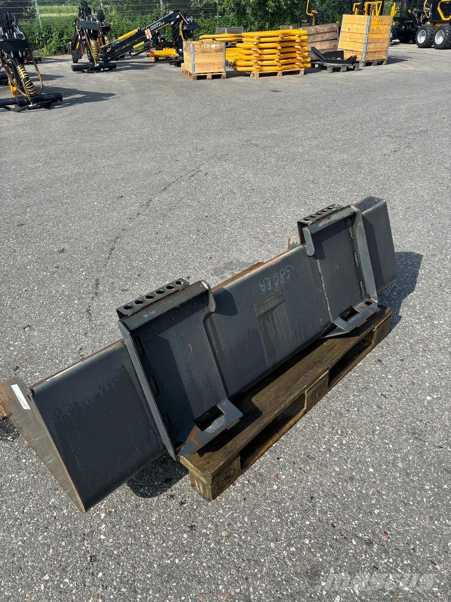 Bobcat Universalschaufel 173cm معدات البناء - غير ذلك