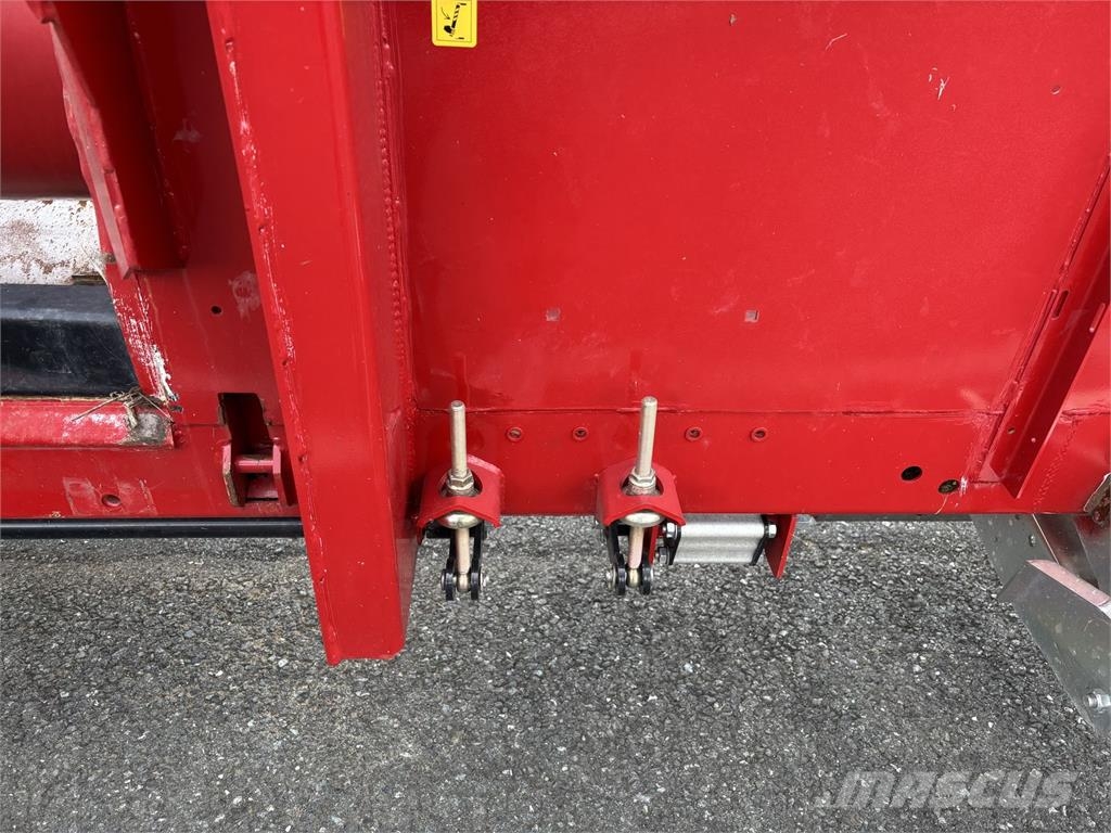 Case IH 3020 Combine harvester accessories