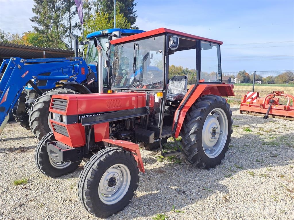 Case IH 533 Traktorji