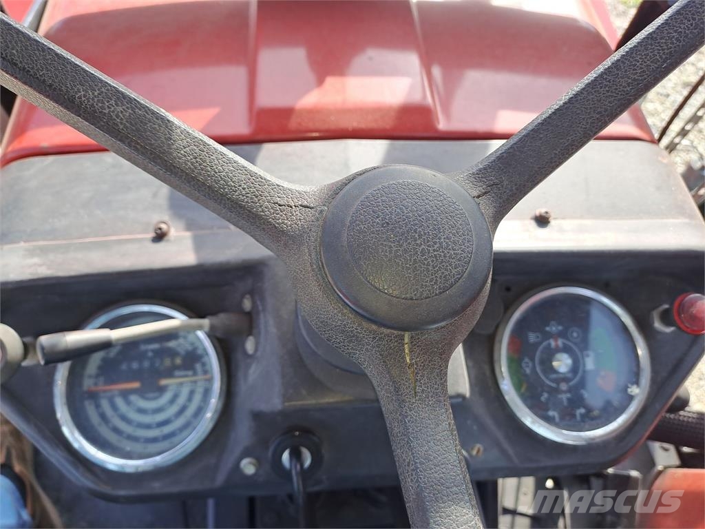 Case IH 533 Traktorji