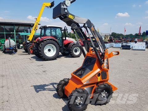 Cast SSQ 11 PLUS 4WD mit 1xDW vorne TOP Frontaliniai krautuvai ir ekskavatoriai