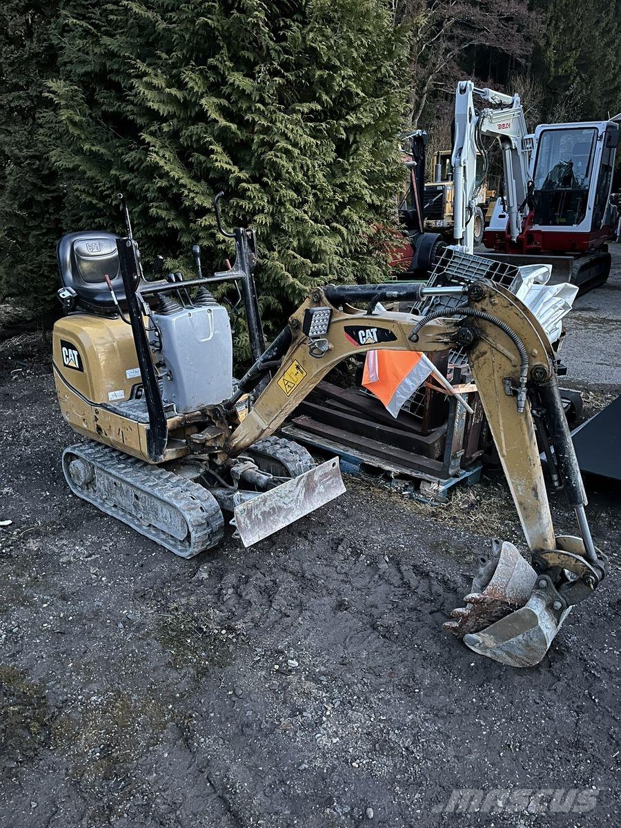 CAT 300.9 Mini Escavadoras <7t