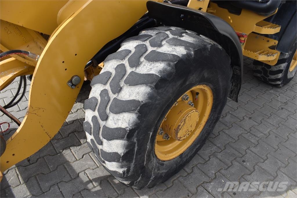CAT 907M mit Straßenzulassung Ładowarki kołowe