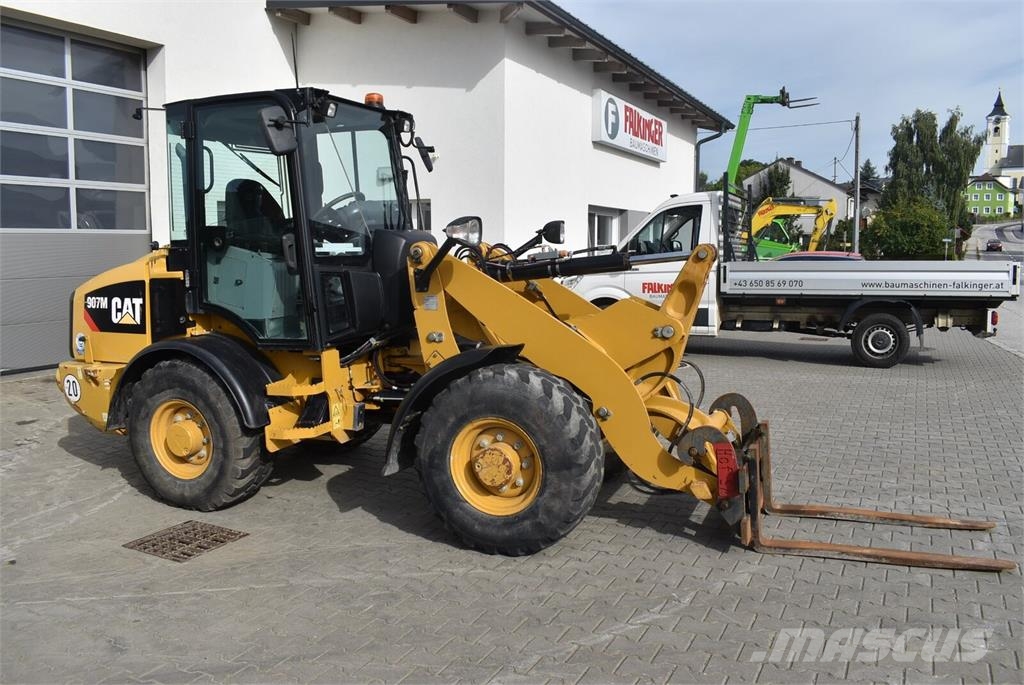 CAT 907M mit Straßenzulassung Ładowarki kołowe
