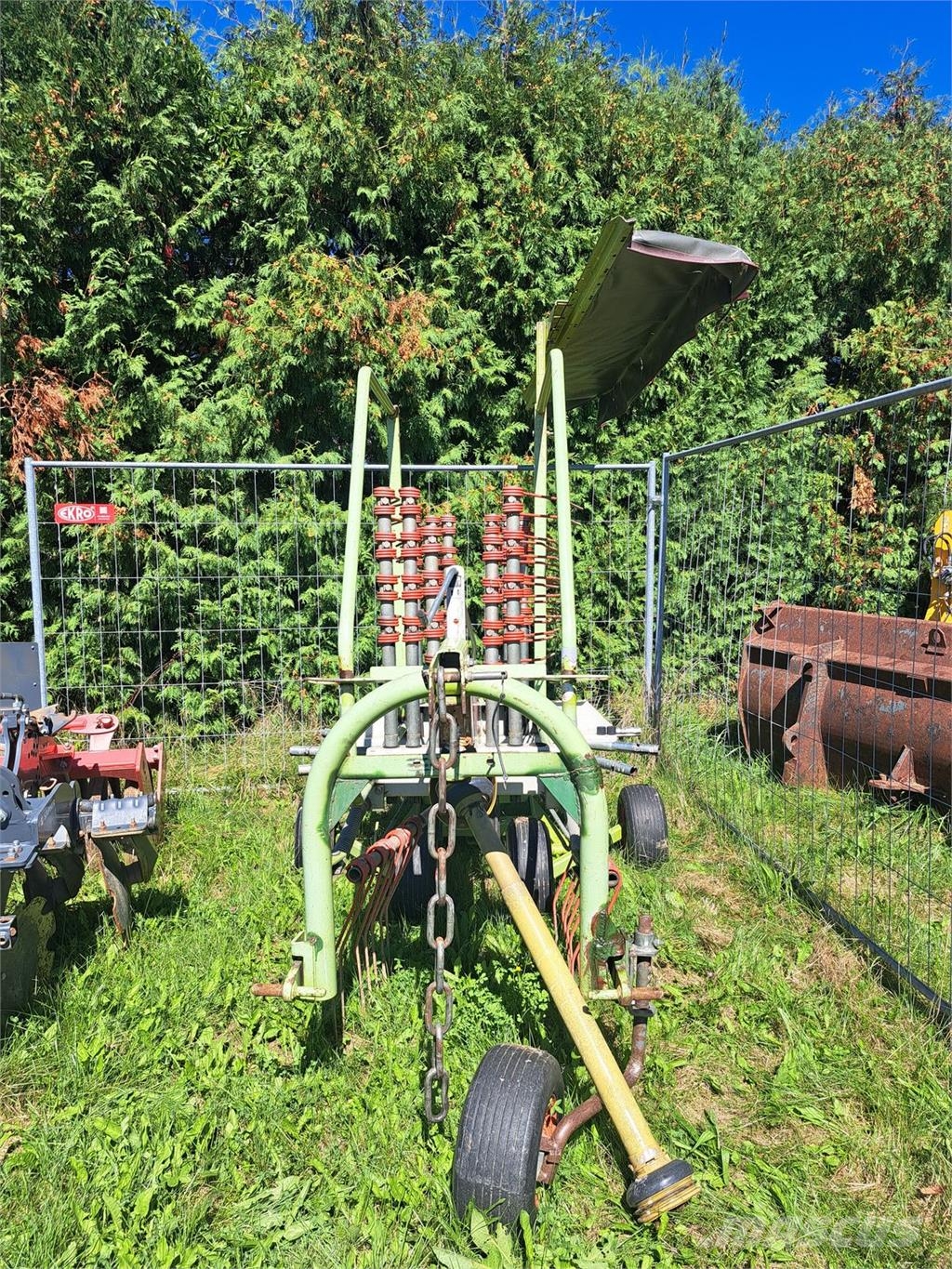 CLAAS Liner 430 Swathers