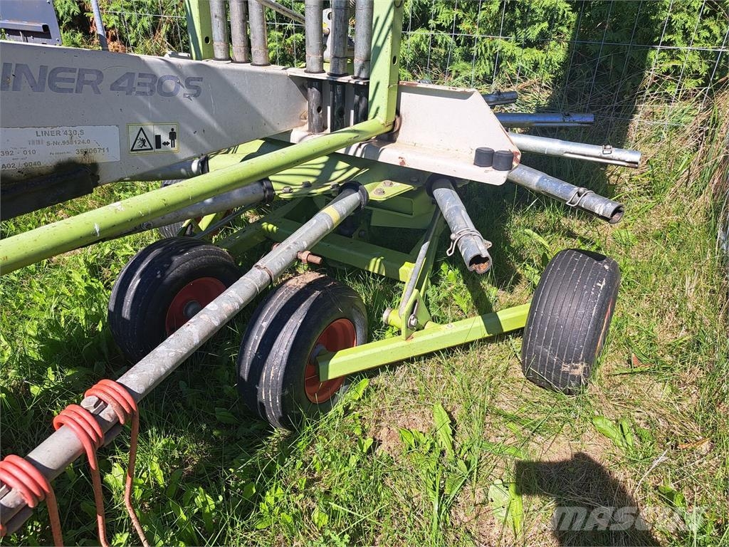 CLAAS Liner 430 Swathers