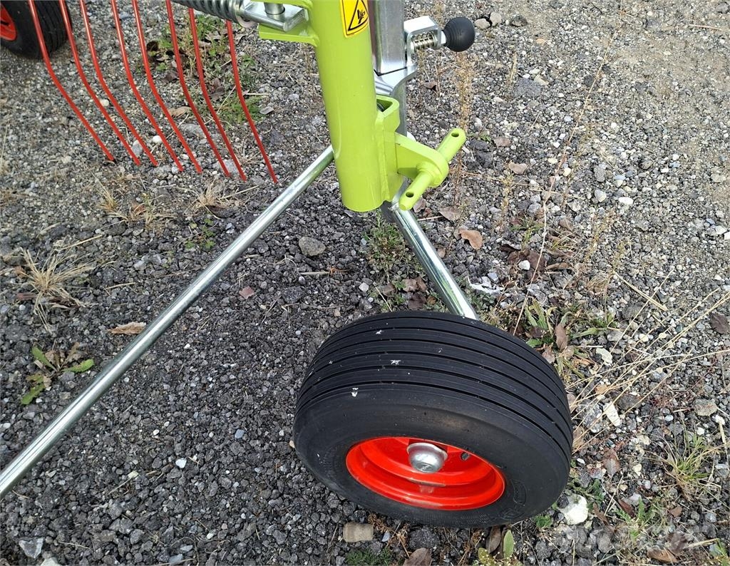 CLAAS Liner 450 Zgrabljalniki