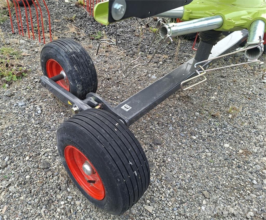 CLAAS Liner 450 Zgrabljalniki