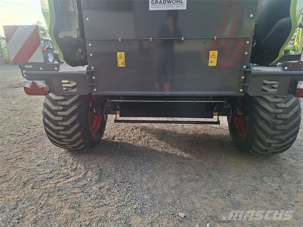 CLAAS VARIANT 585 RC Körbálázók