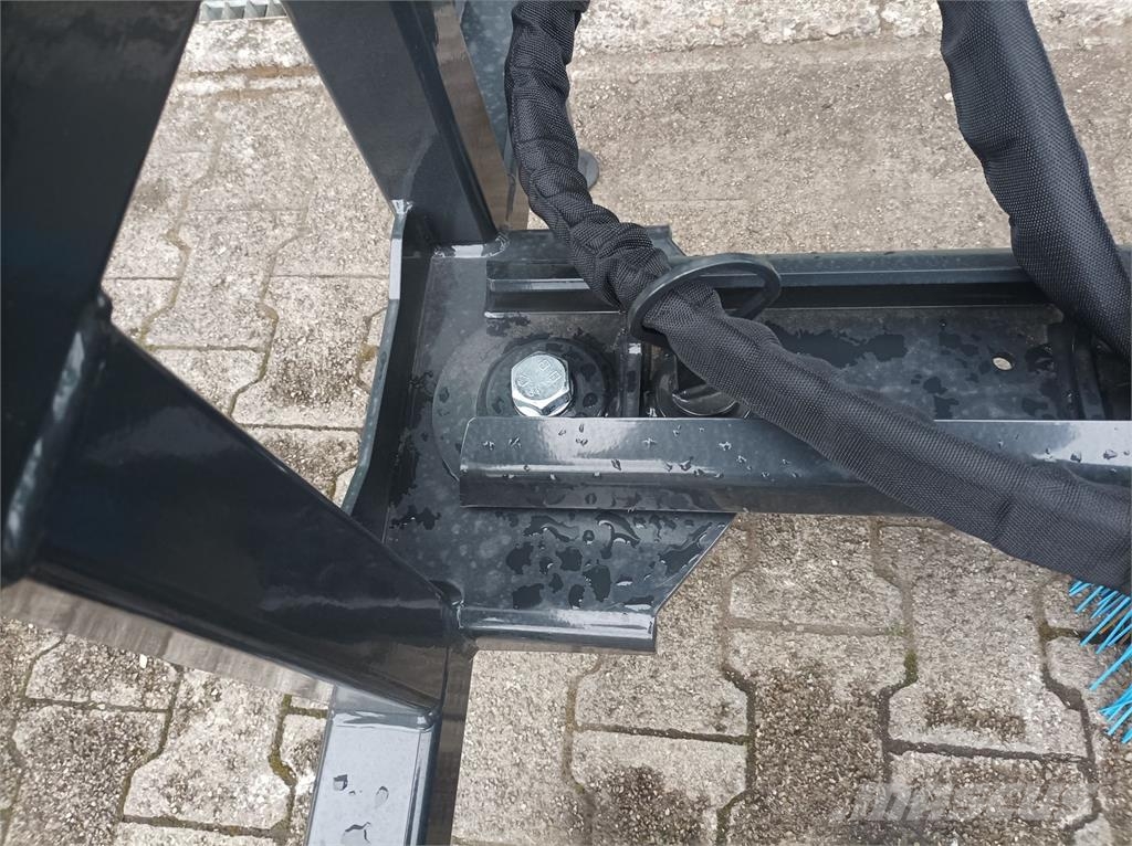 Dominator Kehrbesen hydraulisch Rundkehrbürste Pro Landbrug - Andet