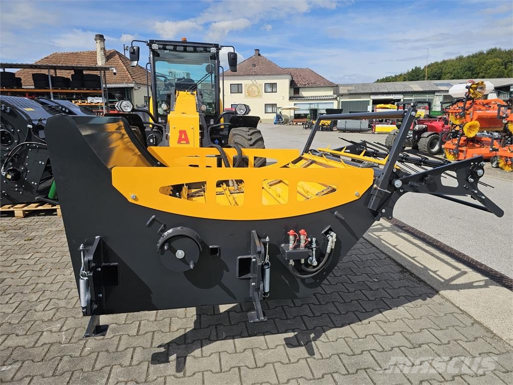  Dominator Rundballenauflöser Hausmesse 24+25.10 Landbruk - Annet