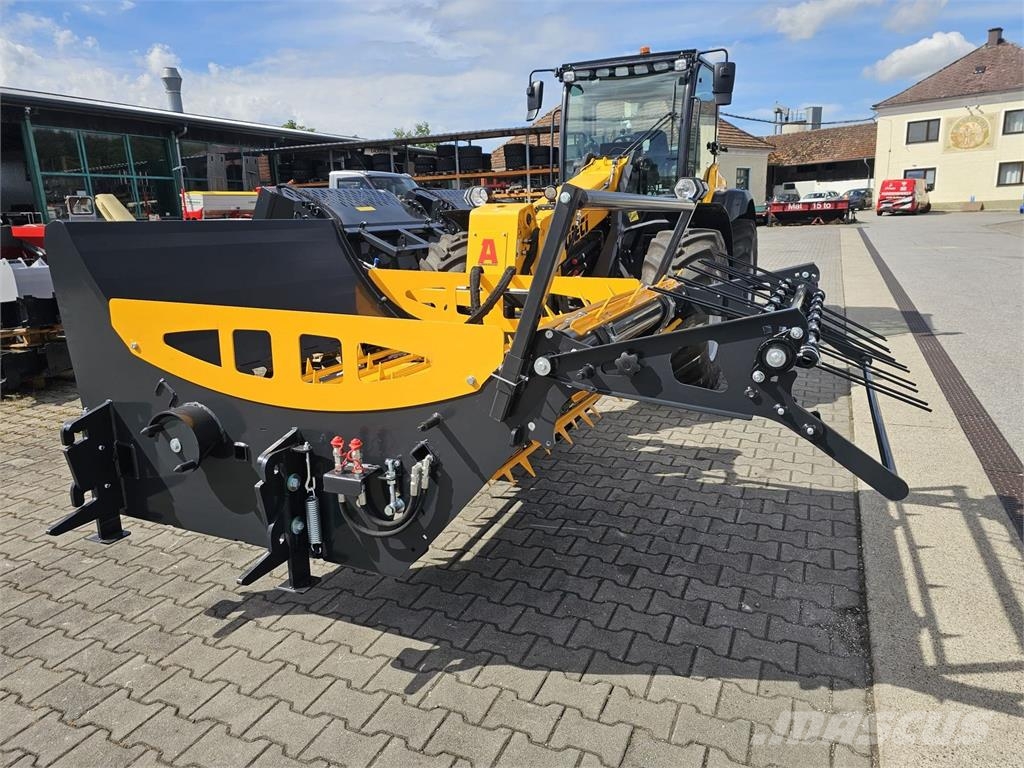  Dominator Rundballenauflöser Hausmesse 24+25.10 Landbruk - Annet
