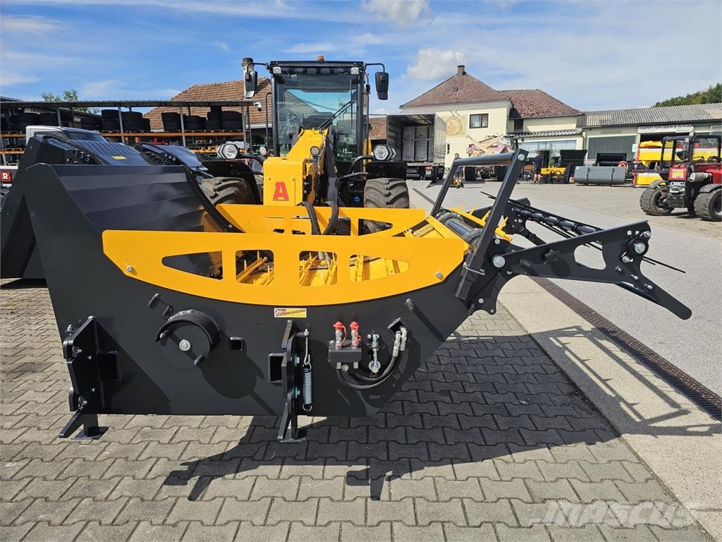  Dominator Rundballenauflöser Hausmesse 24+25.10 Landbruk - Annet