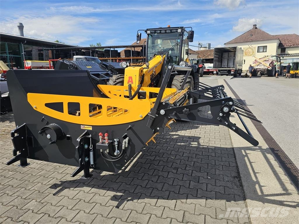  Dominator Rundballenauflöser Hausmesse 24+25.10 Landbruk - Annet