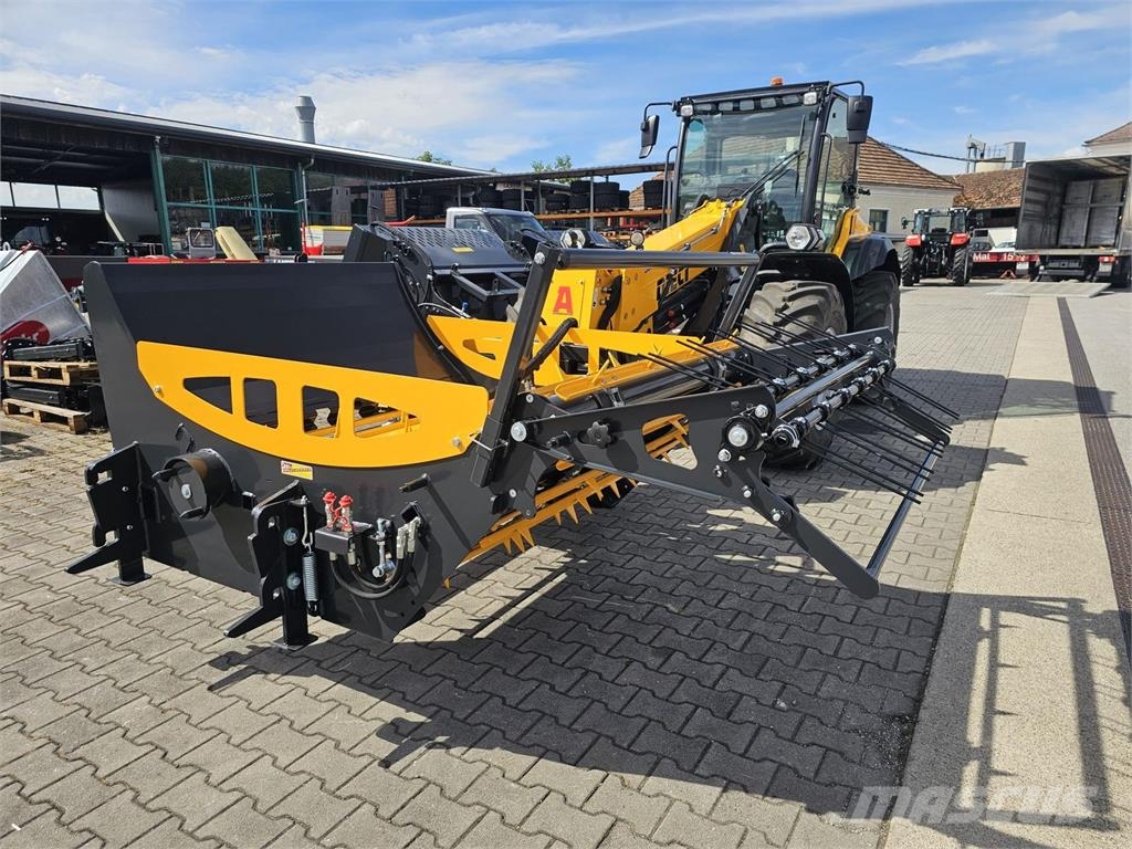  Dominator Rundballenauflöser Hausmesse 24+25.10 Landbruk - Annet