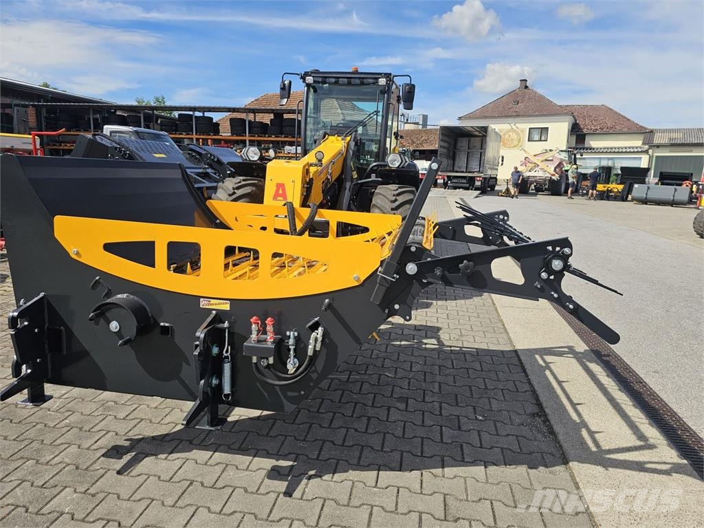  Dominator Rundballenauflöser Hausmesse 24+25.10 Landbruk - Annet