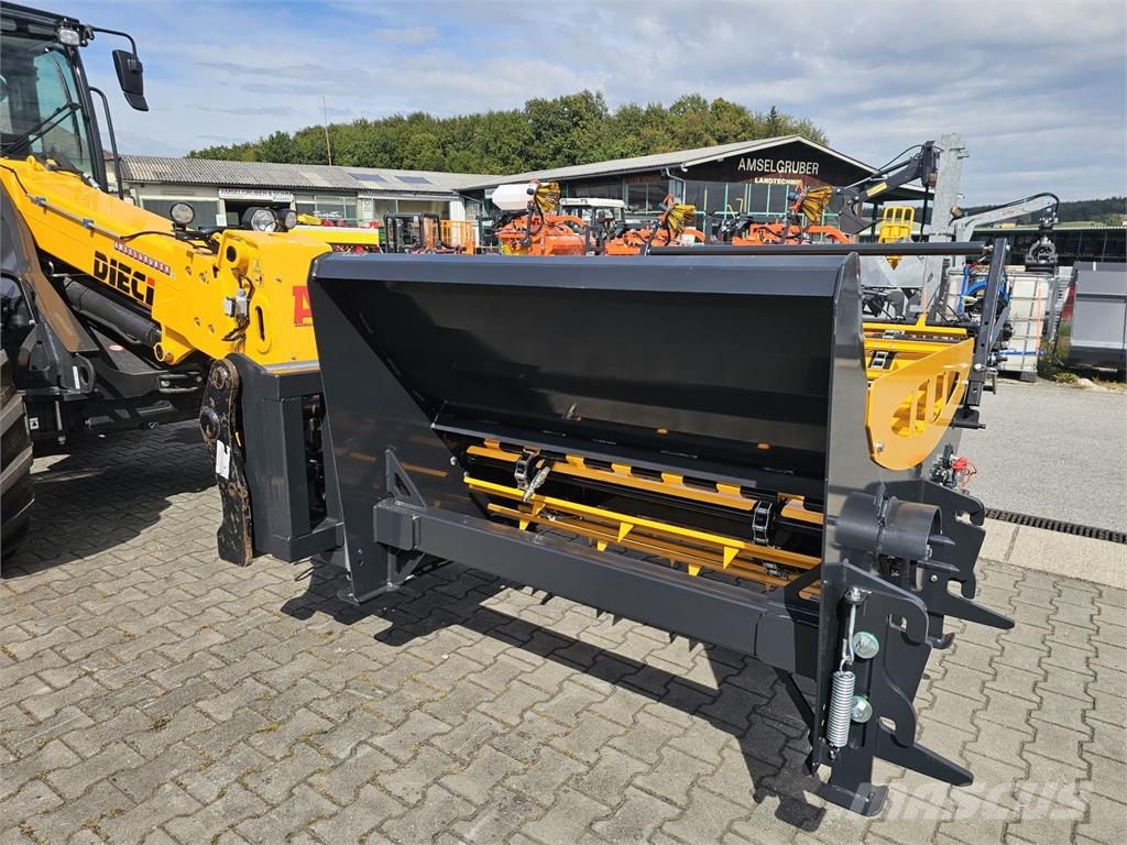 Dominator Rundballenauflöser Hausmesse 24+25.10 Landbruk - Annet