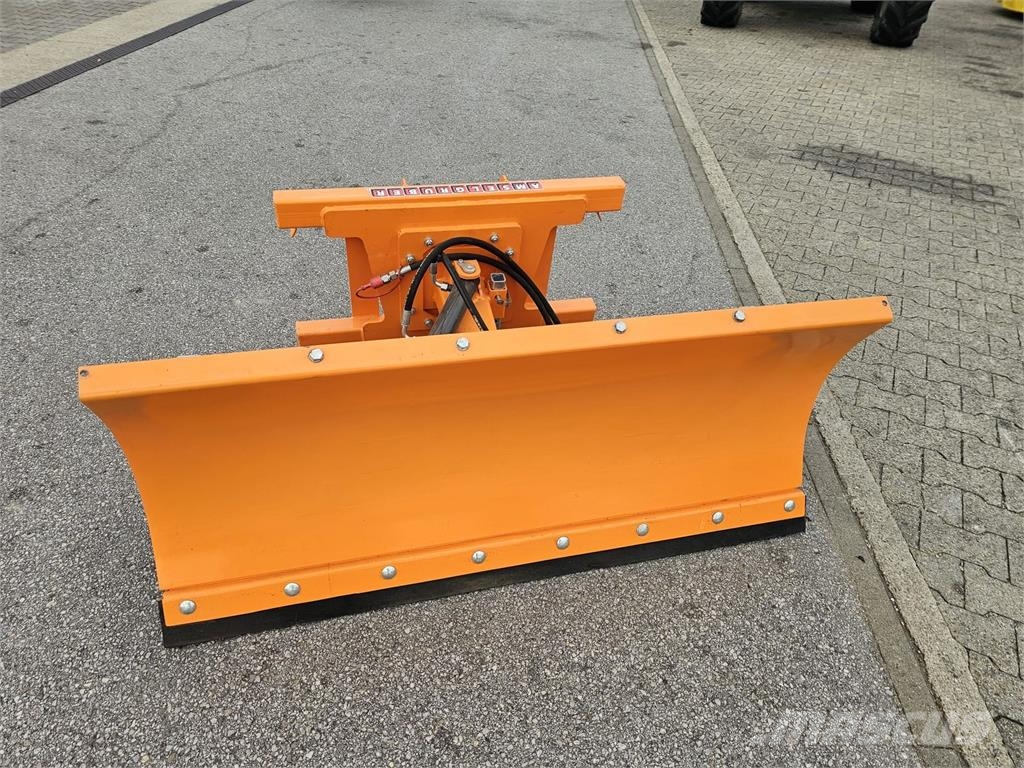 Dominator Schneeschild Hydr. Hausmesse 24.+25. Okt Sonstige Landmaschinen