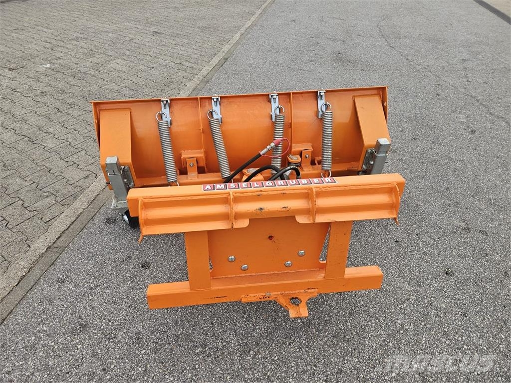 Dominator Schneeschild Hydr. Hausmesse 24.+25. Okt Sonstige Landmaschinen