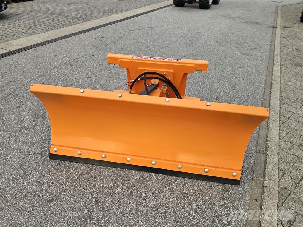 Dominator Schneeschild Hydr. Hausmesse 24.+25. Okt Sonstige Landmaschinen