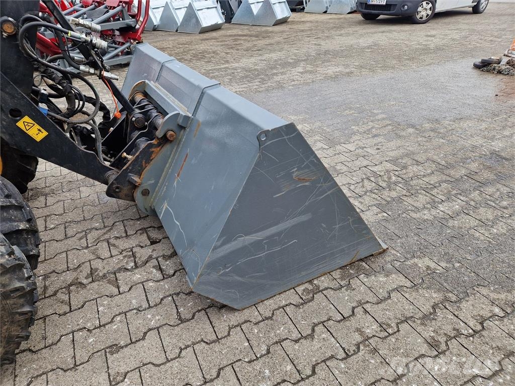  Dominator Schwergutschaufel mit Weidemannaufnahme Landbrug - Andet 