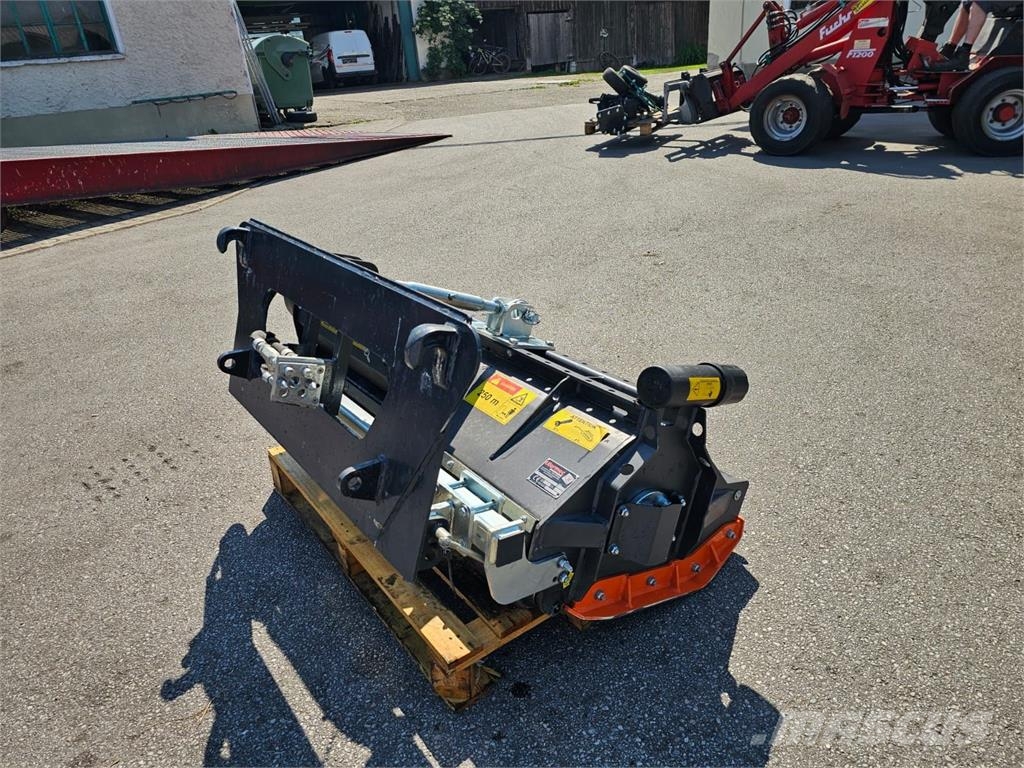 Dominator TIROK 120LC Kmetijstvo - drugo