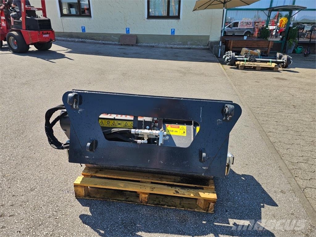 Dominator TIROK 120LC Kmetijstvo - drugo